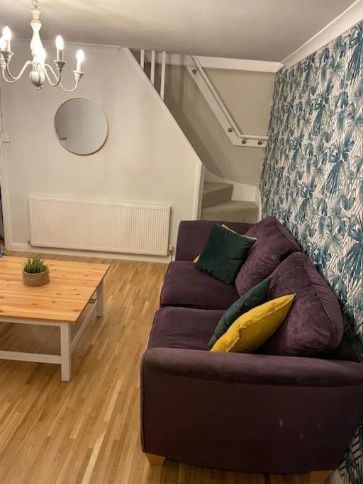 Stylish & Spacious 2 Storey, 3 Bed Apartment Грейвсенд Екстериор снимка